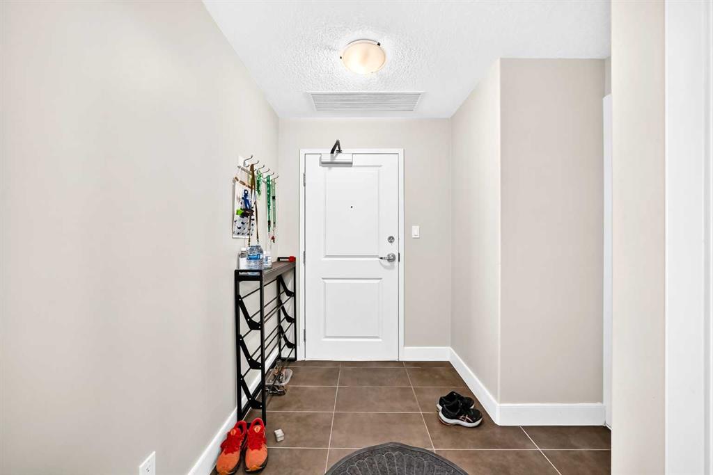 Picture for 1407, 77 Spruce Place SW