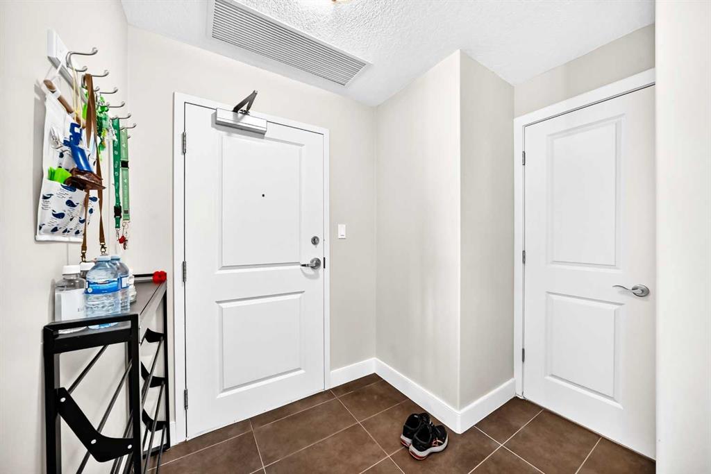 Picture for 1407, 77 Spruce Place SW