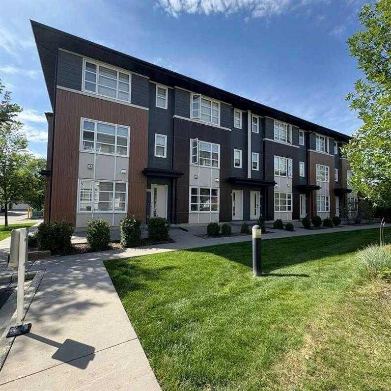 Picture for 202 EVANSRIDGE Park NW