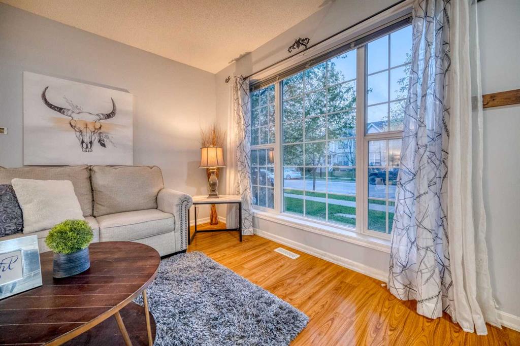 Picture for 81 Prestwick Avenue SE