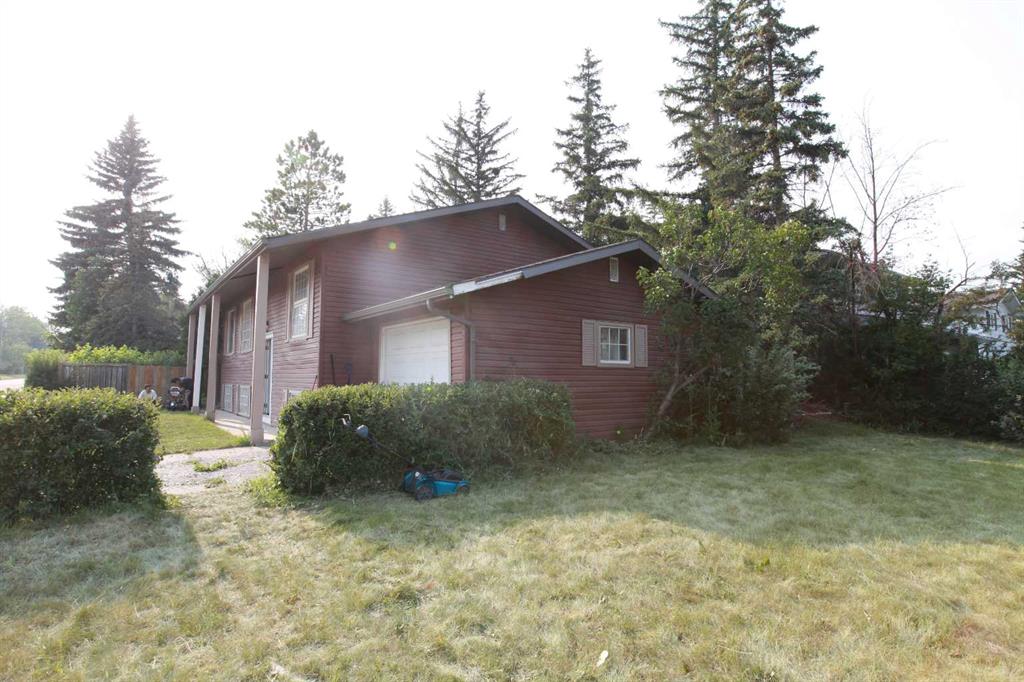 Picture for 904 73 Avenue SW
