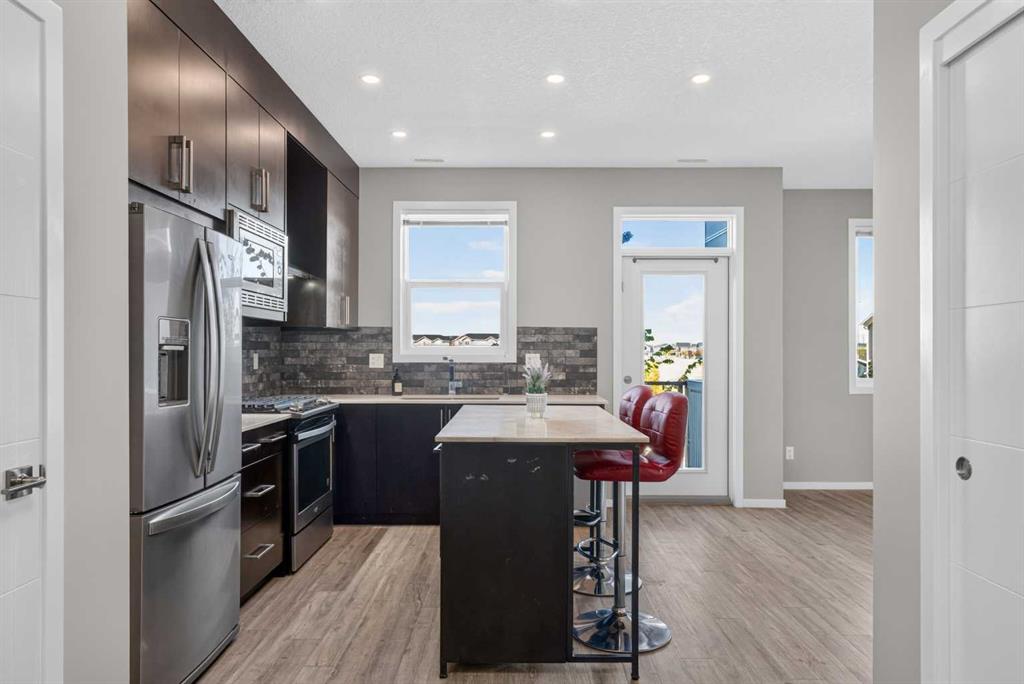 Picture for 203, 315 Redstone Walk NE