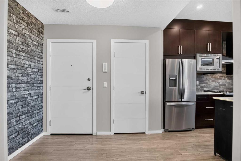 Picture for 203, 315 Redstone Walk NE