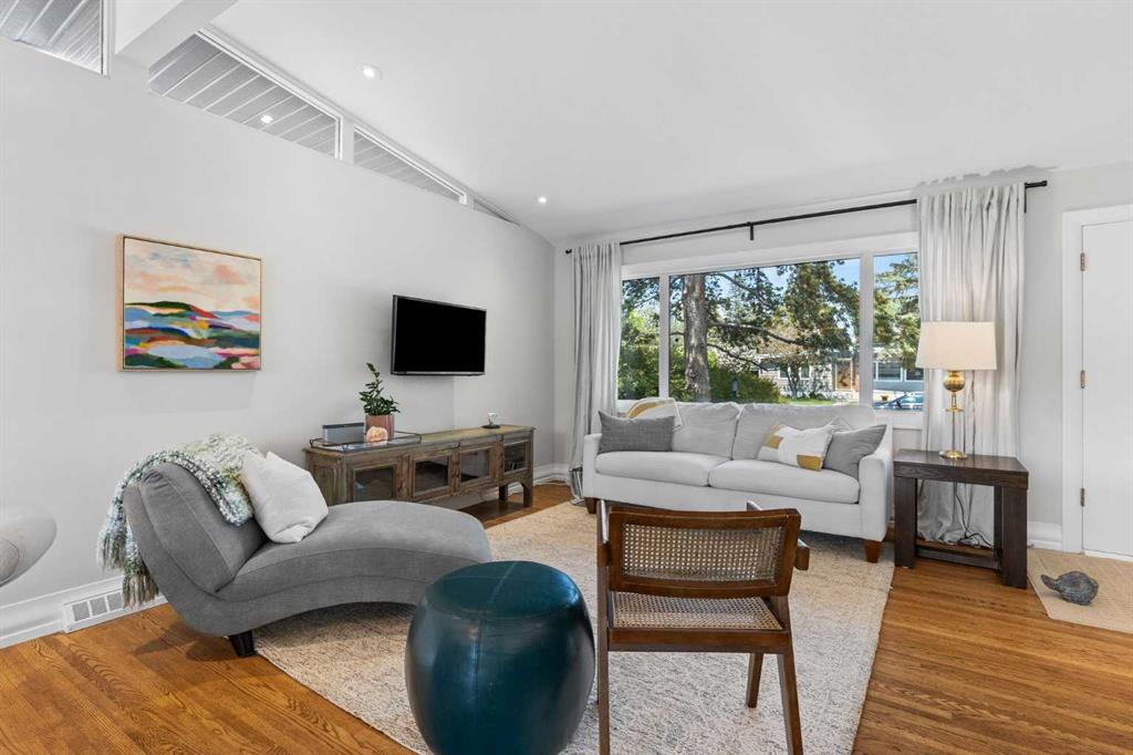 Picture for 27 Gordon Drive SW