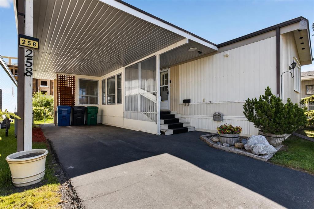 Picture for 258, 99 Arbour Lake Road NW