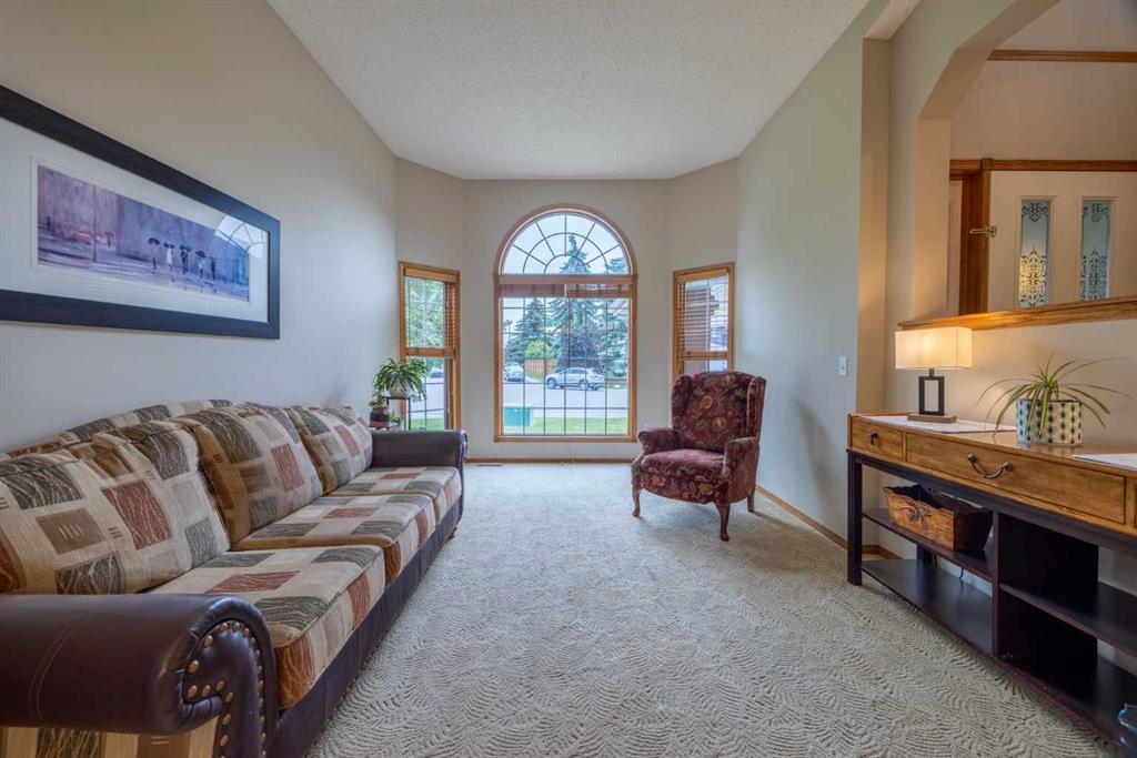 Picture for 19 Mckenzie Lake Manor SE