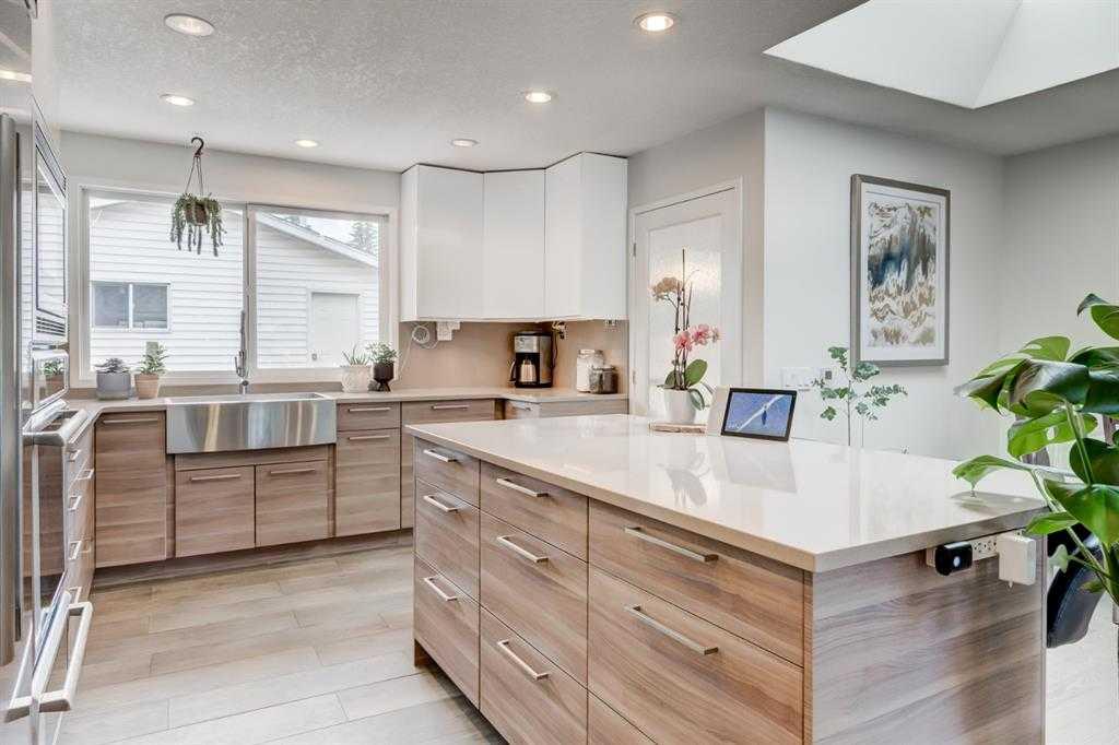 Picture for 1376 Lake Sylvan Drive SE