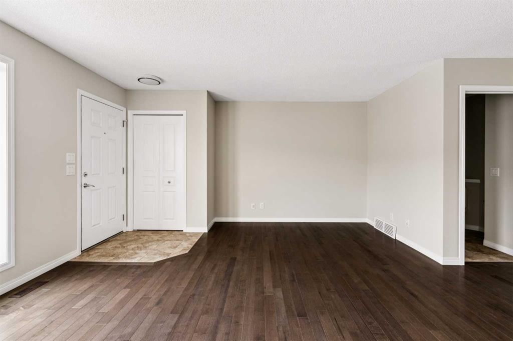 Picture for 59 Elgin Meadows Park SE