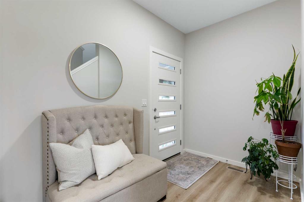 Picture for 464 Lawthorn Way SE