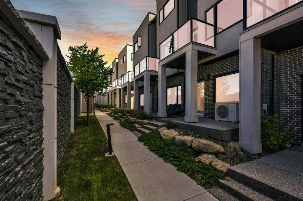 Picture for 903, 218 Sherwood Square NW