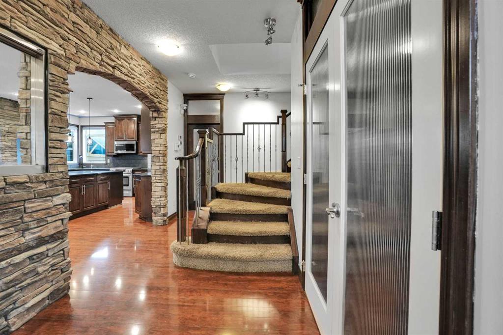 Picture for 250 Kingsbury View SE