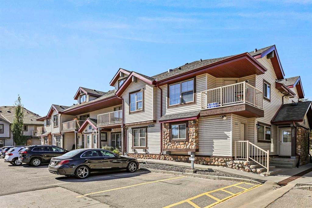 Picture for 104, 15 Everridge Square SW