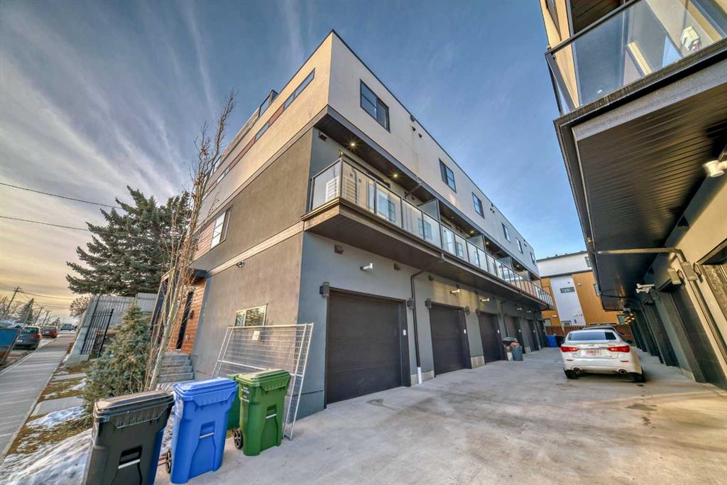 Picture for 2, 3404 8 Avenue SW