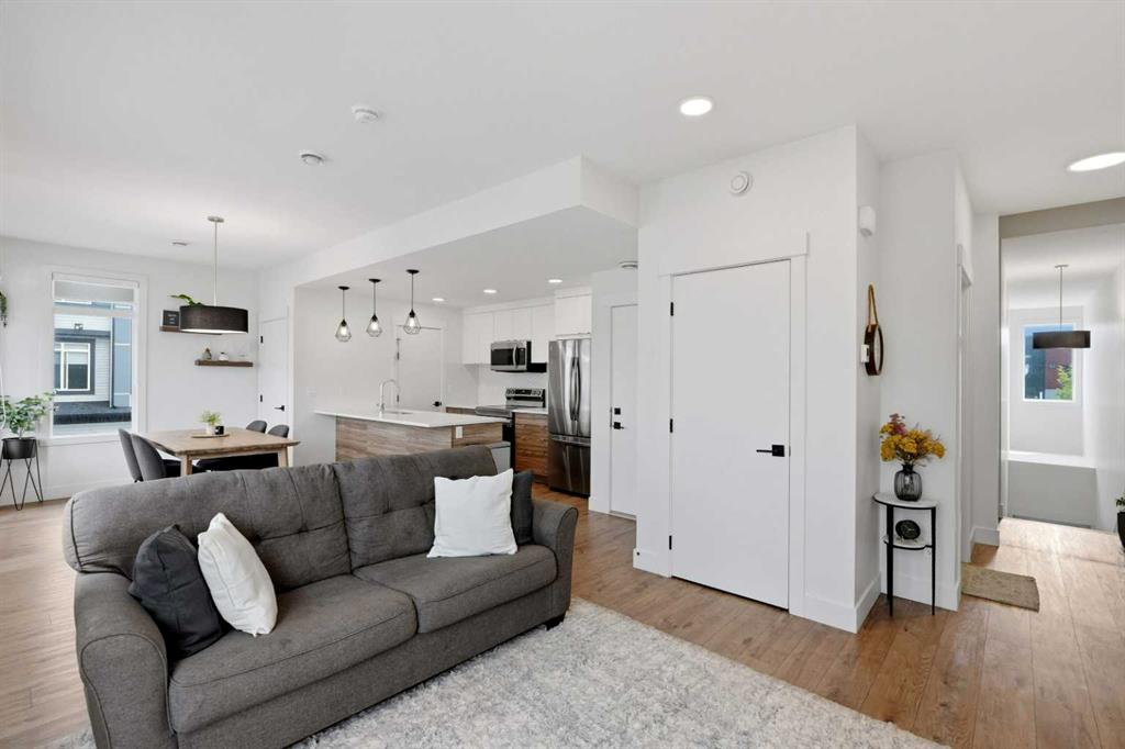 Picture for 603, 10060 46 Street NE