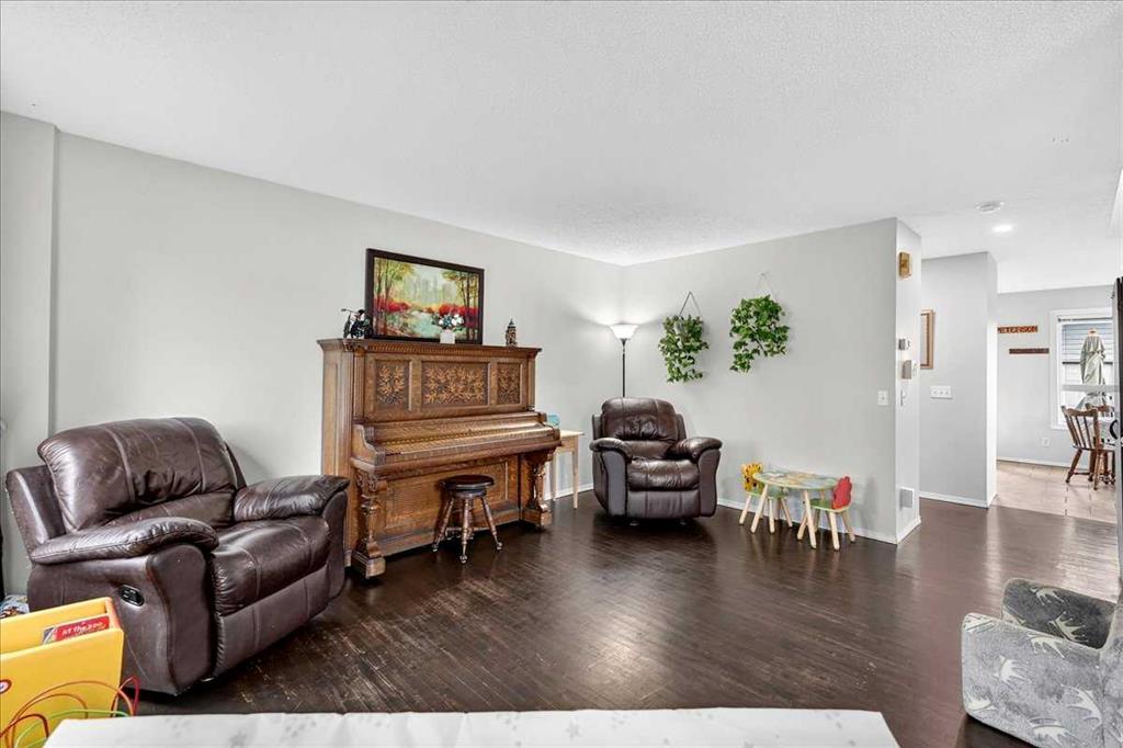 Picture for 39 Bridlewood Avenue SW