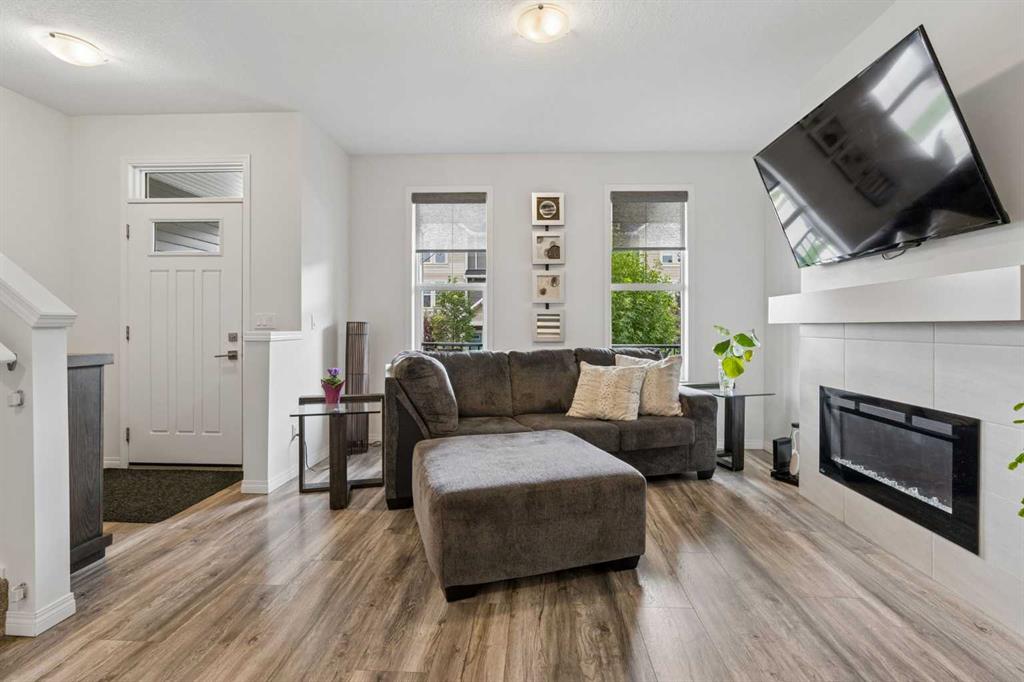 Picture for 152 South Point Court SW