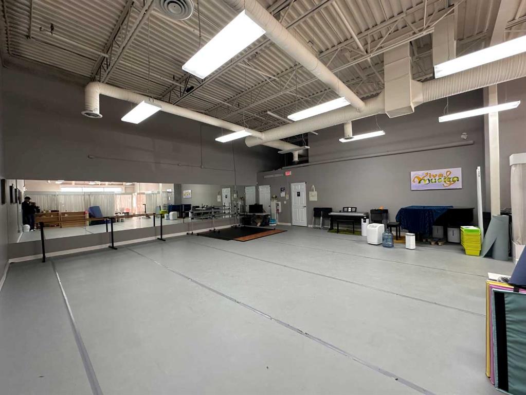 Picture for 208, 500 Royal Oak D Drive NW