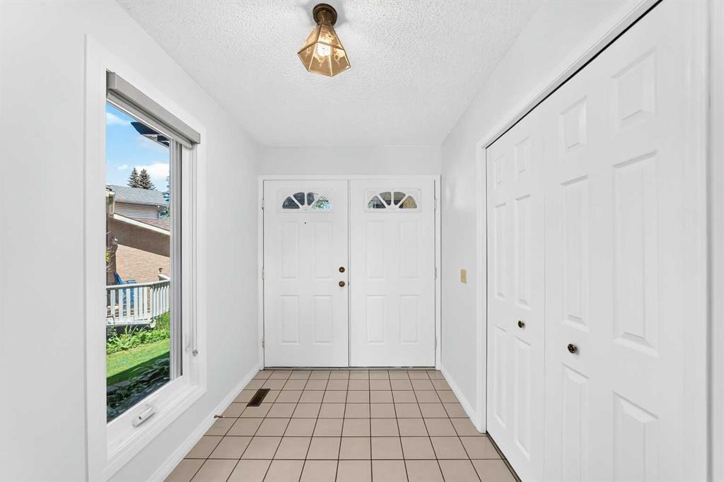 Picture for 416 Hawkhill Place NW