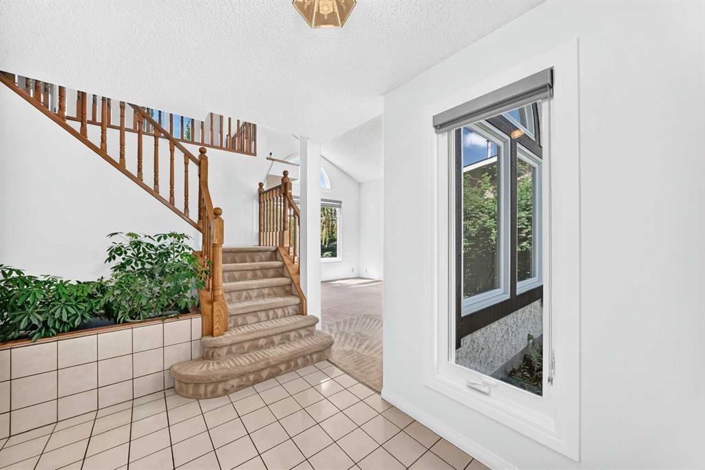 Picture for 416 Hawkhill Place NW