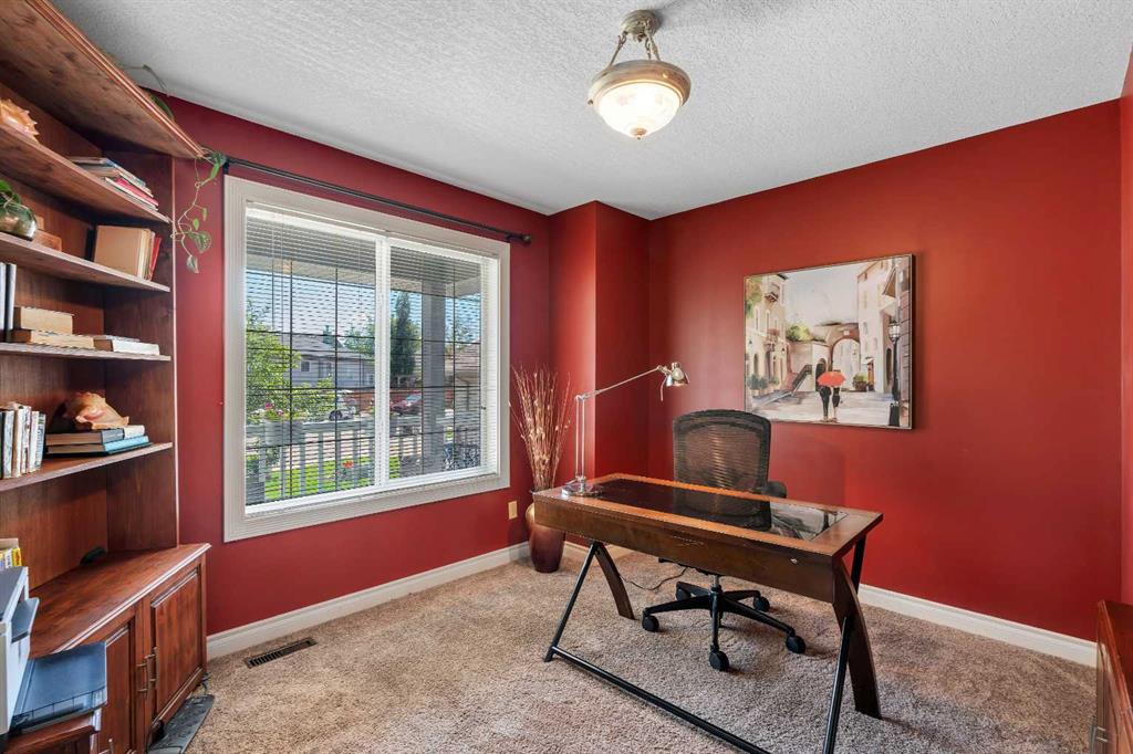 Picture for 84 Willowbrook Crescent NW