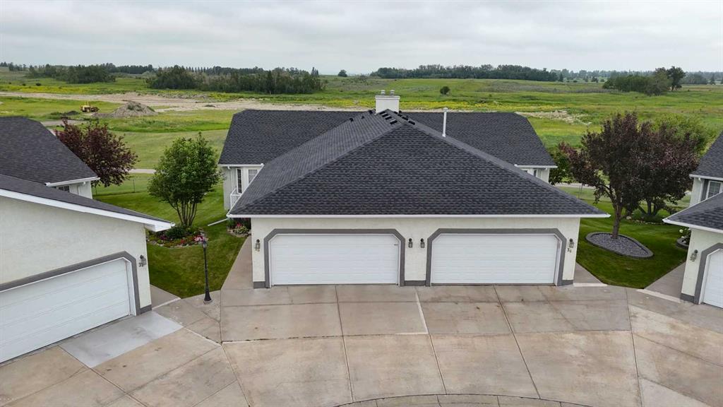 Picture for 33 Strathmore Lakes Bay 
