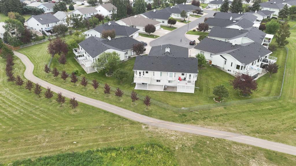 Picture for 33 Strathmore Lakes Bay 