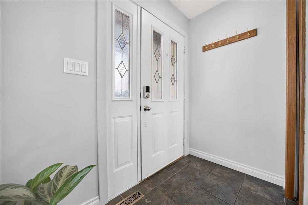 Picture for 80 Templevale Way NE