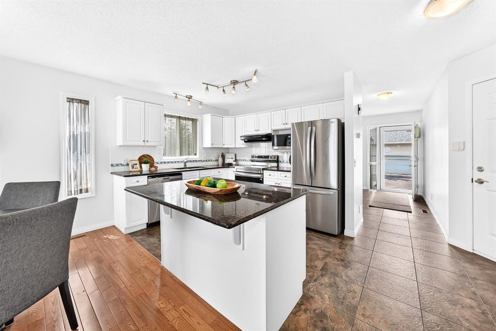 Picture for 157 Hawkstone Manor NW