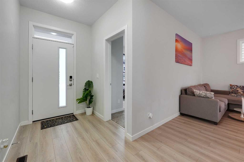 Picture for 32 SETON Row SE