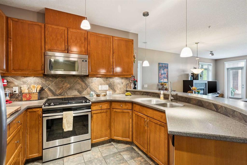Picture for 303, 10 Hemlock Crescent SW