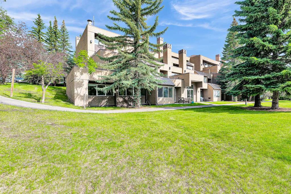 Picture for 1, 108 Village Heights SW