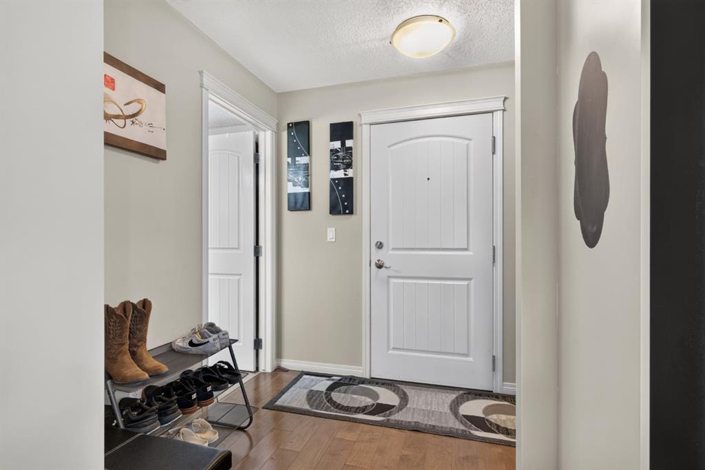 Picture for 204, 406 Cranberry Park SE