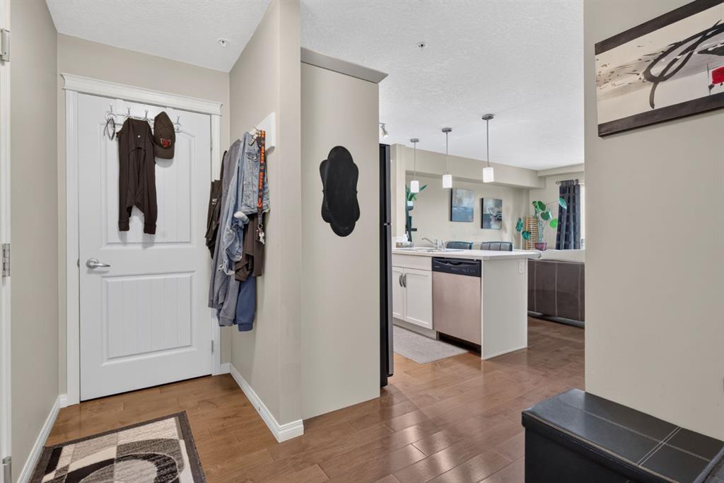 Picture for 204, 406 Cranberry Park SE