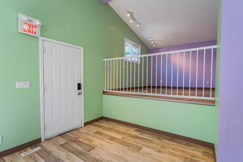 Picture for 106 Elma Street W