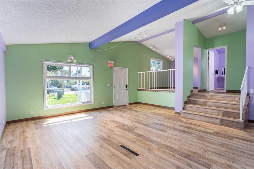 Picture for 106 Elma Street W