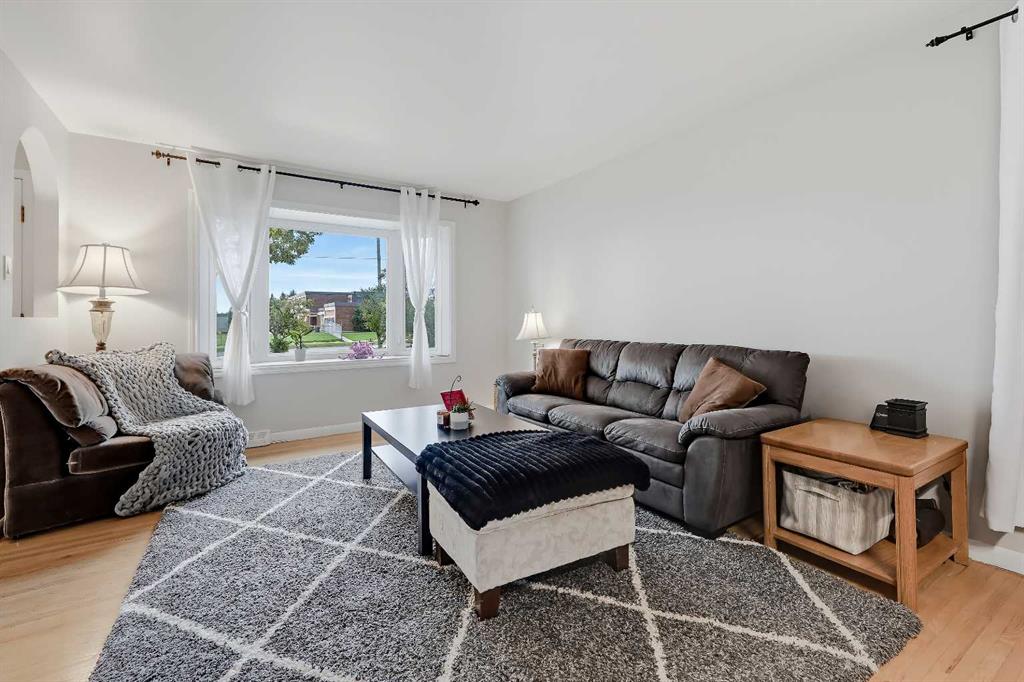 Picture for 176 Frobisher Boulevard SE