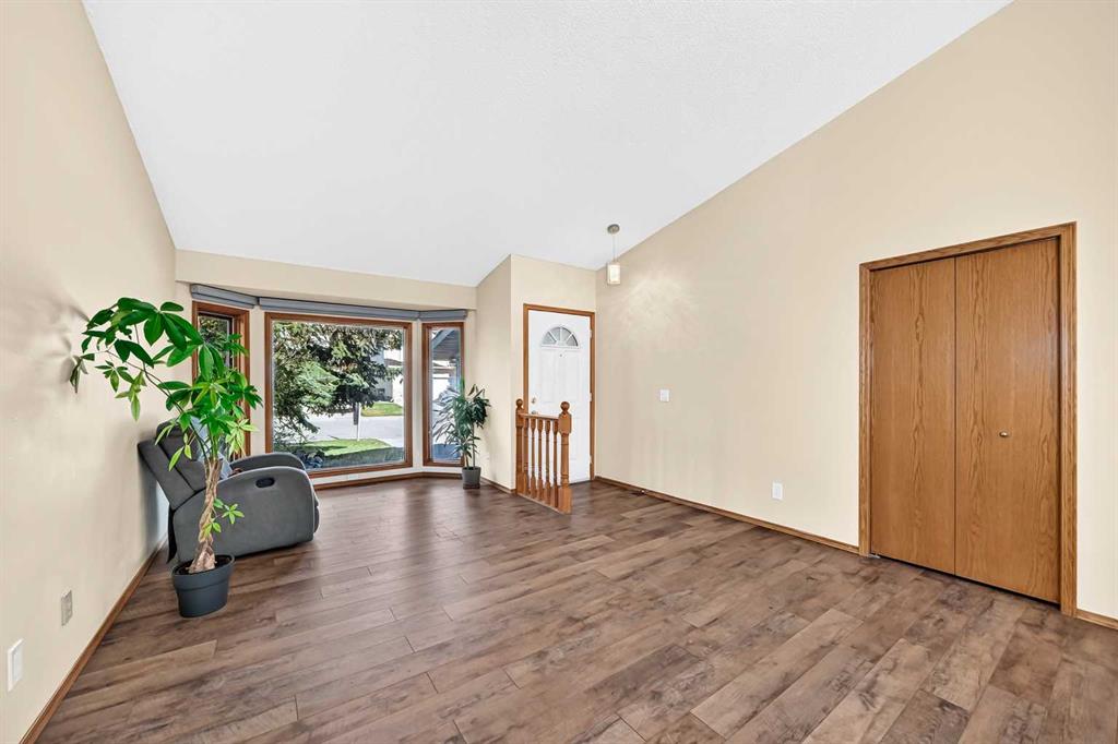 Picture for 144 Hawkdale Close NW