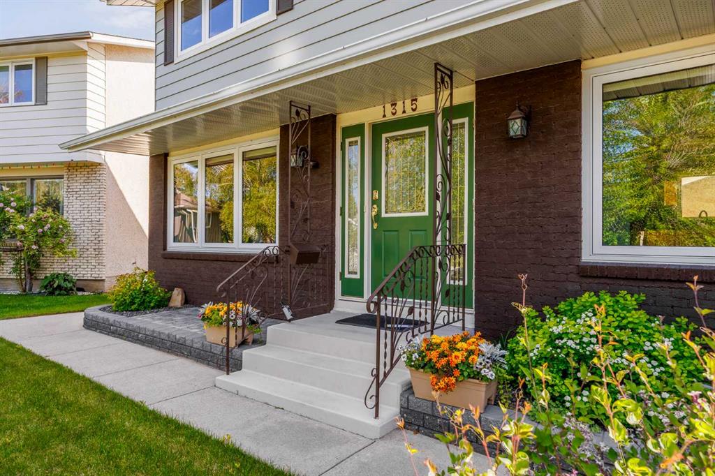 Picture for 1315 Lake Michigan Crescent SE