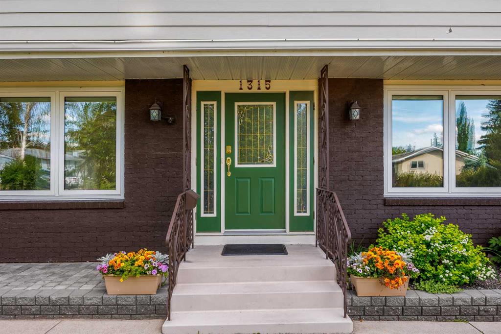 Picture for 1315 Lake Michigan Crescent SE