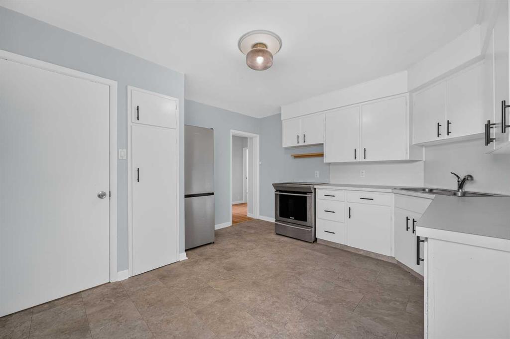 Picture for 136 Hendon Drive NW