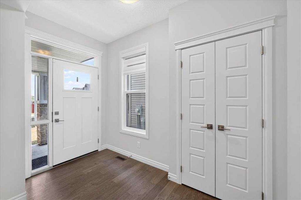 Picture for 75 Midgrove Drive SW