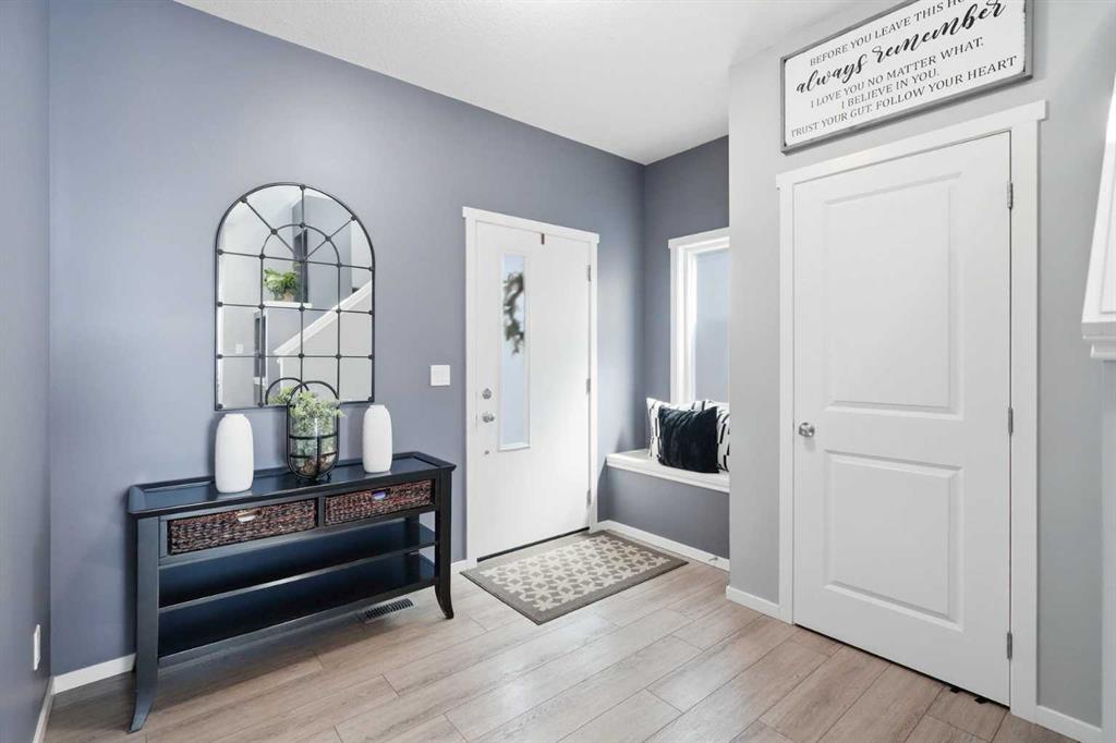 Picture for 206 Lucas Crescent NW