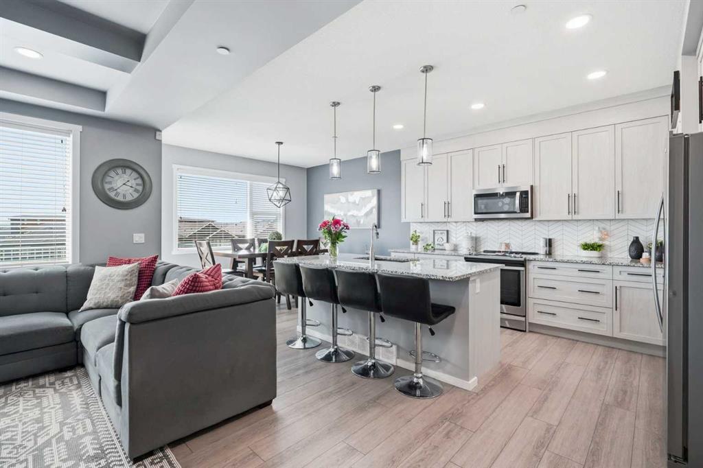 Picture for 206 Lucas Crescent NW