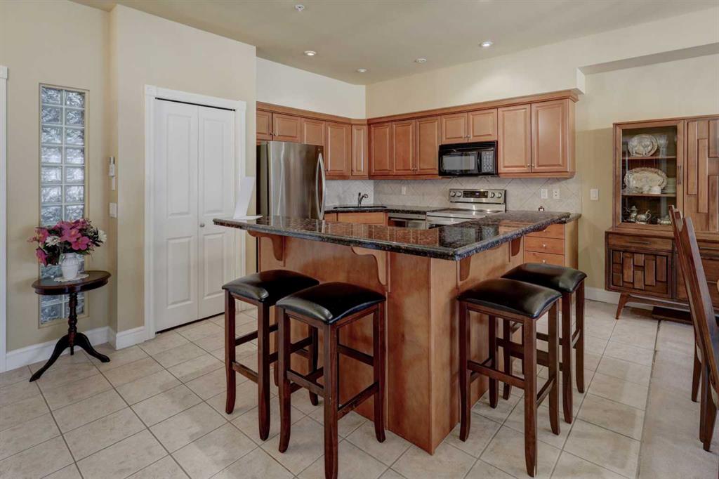 Picture for 105, 11642 Valley Ridge Park NW