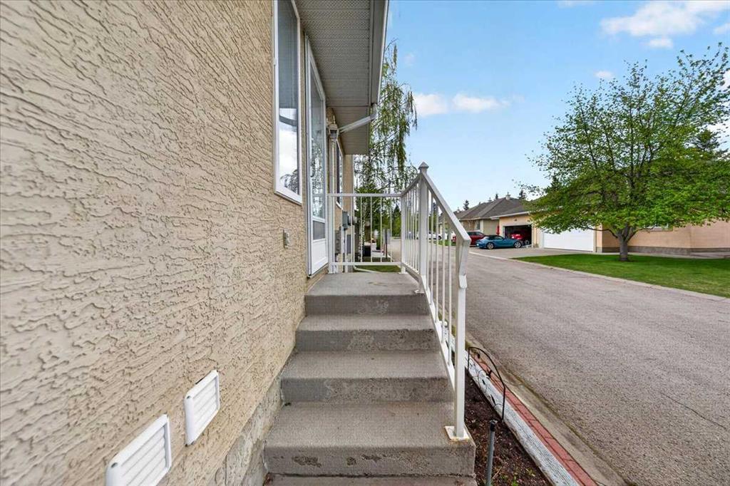 Picture for 15 Cedarview Mews SW