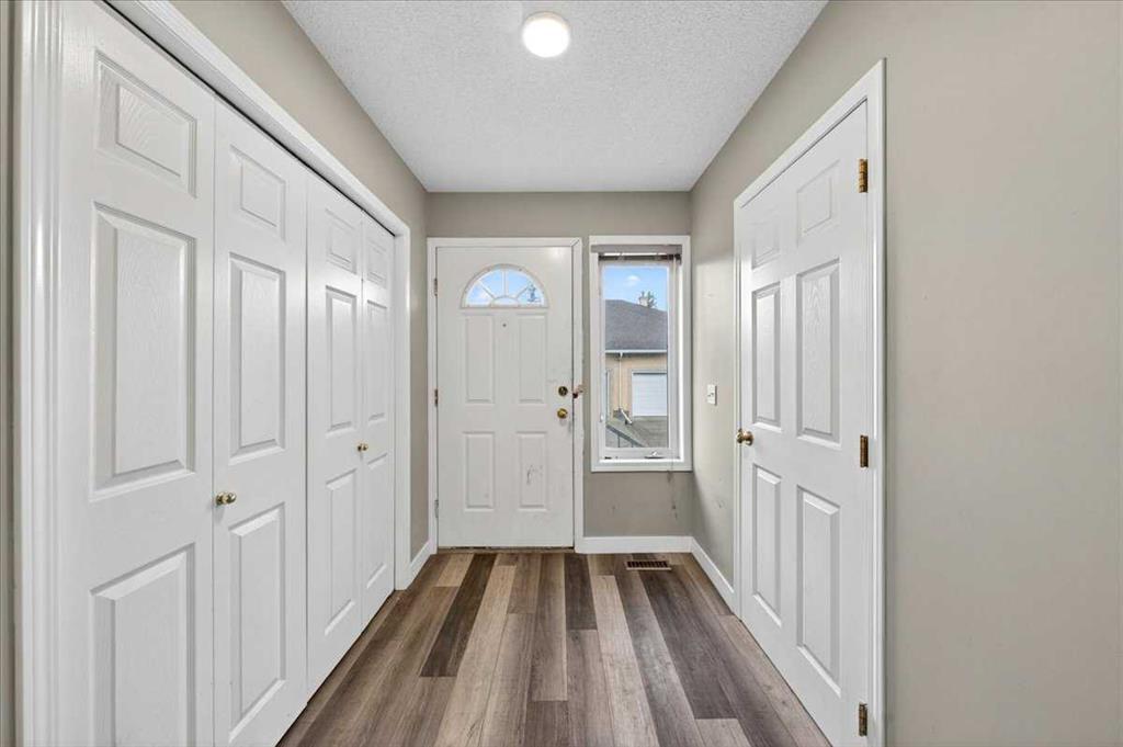 Picture for 15 Cedarview Mews SW