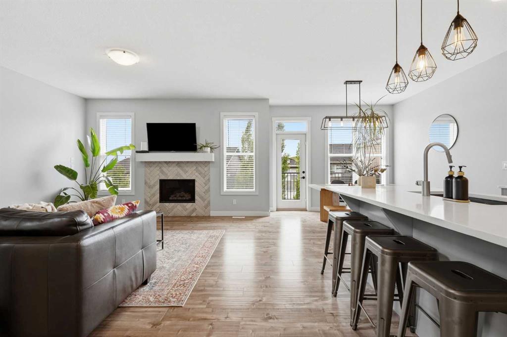 Picture for 26 Crestbrook Drive SW