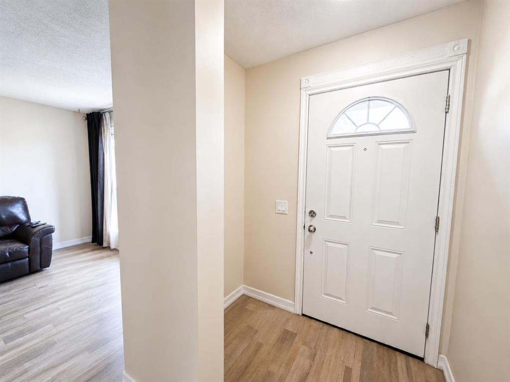 Picture for 90, 999 Canyon Meadows Drive SW