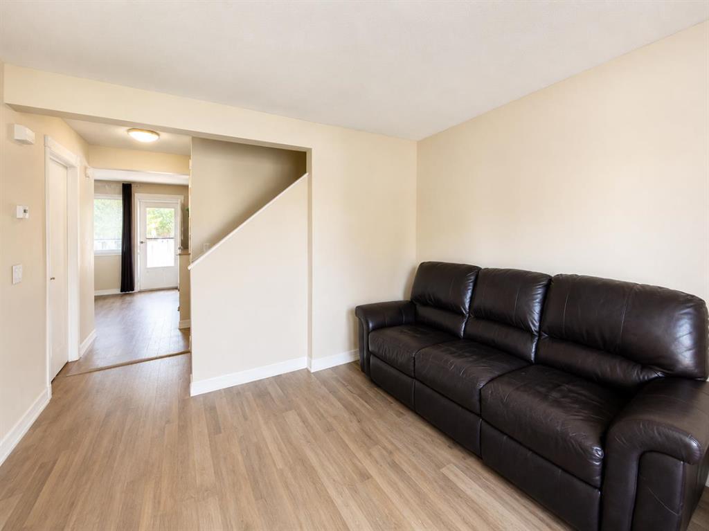 Picture for 90, 999 Canyon Meadows Drive SW