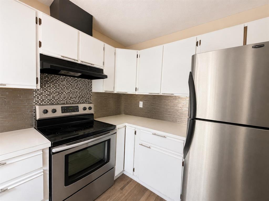 Picture for 90, 999 Canyon Meadows Drive SW
